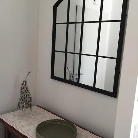 Chez Flos Nyaraló *